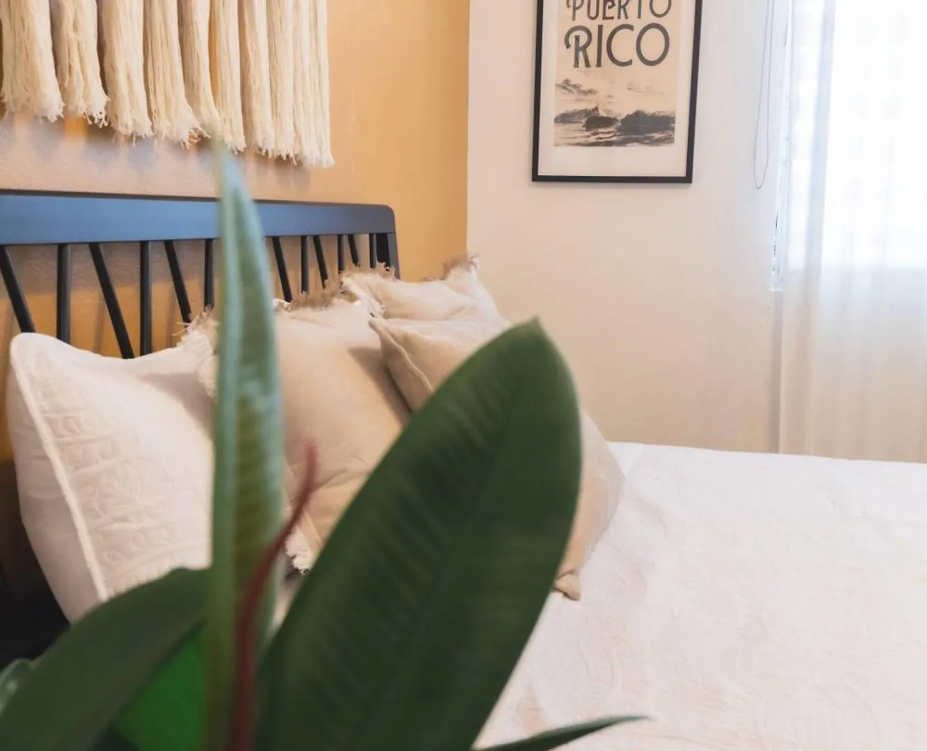Prime Apartment Near Beach, Dining & Nightlife! 산후안